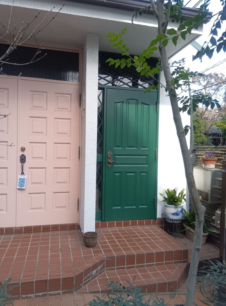 東京都文京区　玄関ドア塗装リフォーム